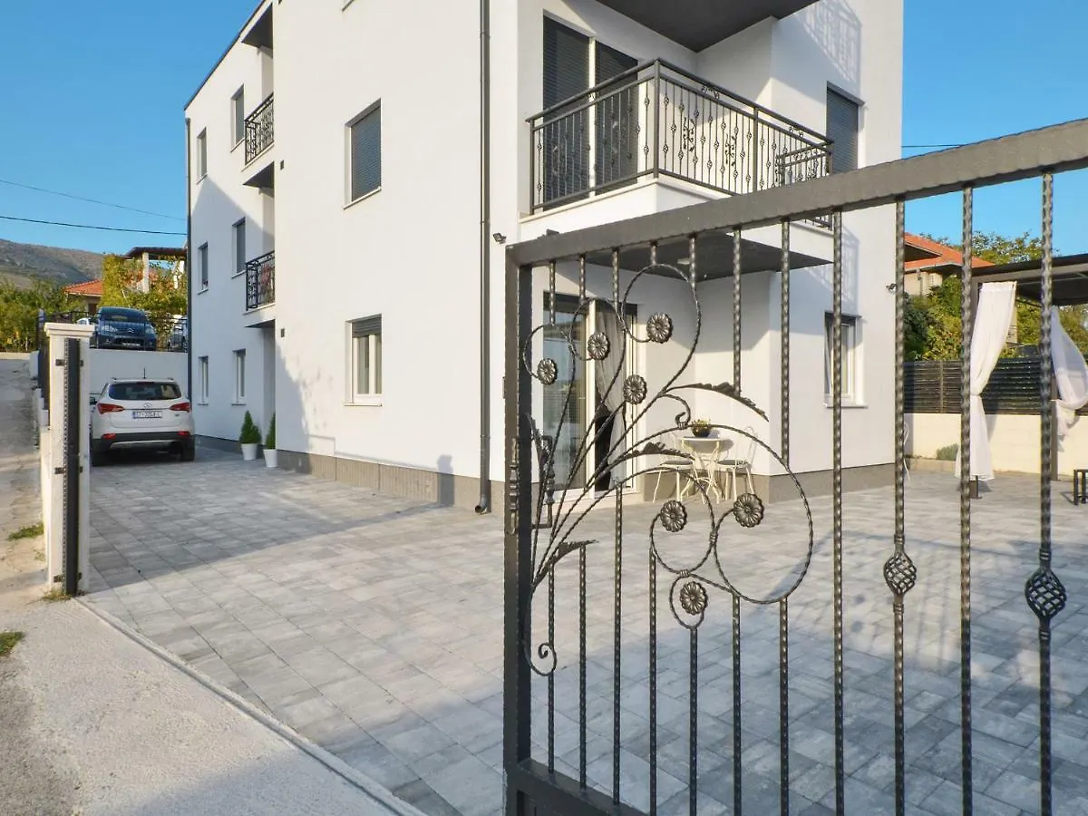 Deluxe Apartman Porto Trogir 0*,  Croatia